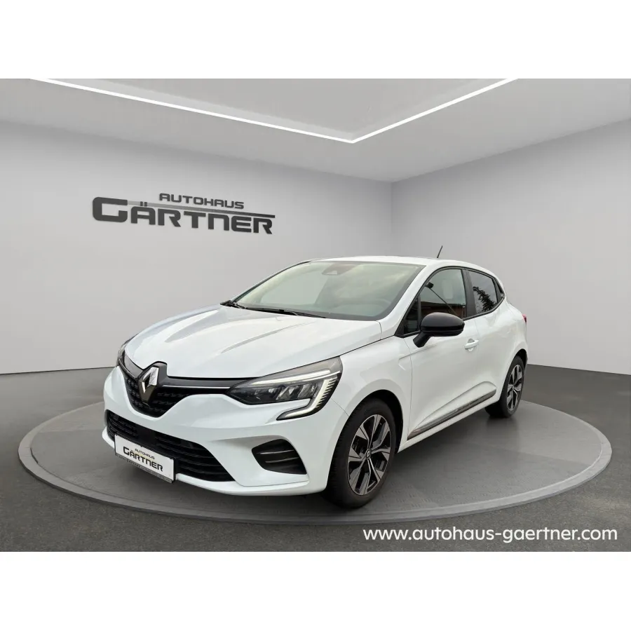 Renault Clio, 2023, МКПП, пробег 11700 км