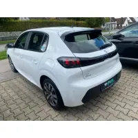 Peugeot 208, 2023, МКПП, пробег 33895 км