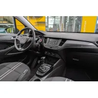 Opel Crossland, 2023, МКПП, пробег 8400 км
