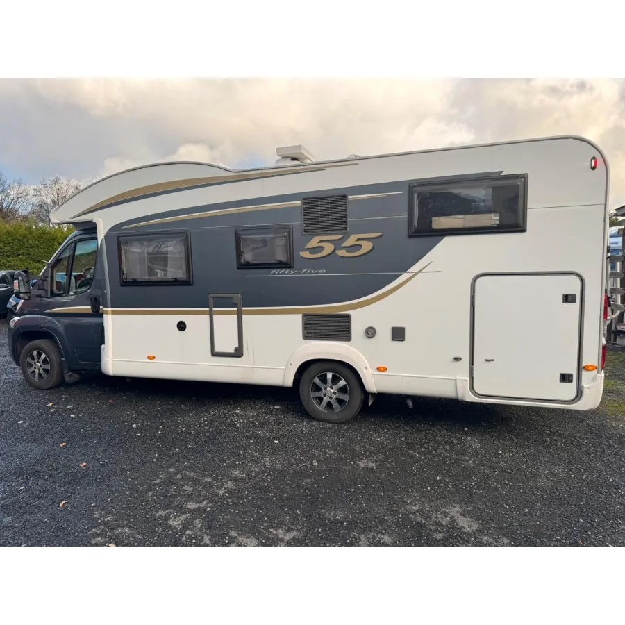 Автодом Bürstner Ixeo, 2013, МКПП, пробег 76979 км