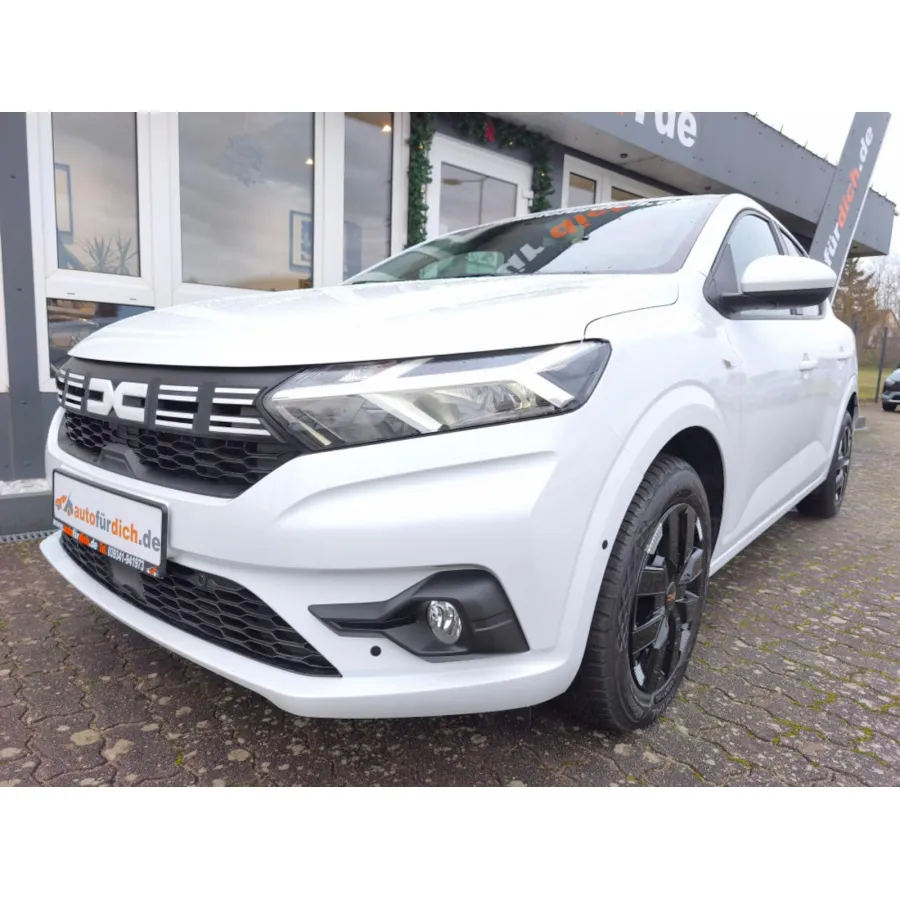 Dacia Sandero, 2023, МКПП, пробег 27600 км