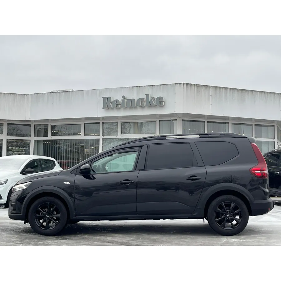 Dacia Jogger, 2023, МКПП, пробег 25980 км