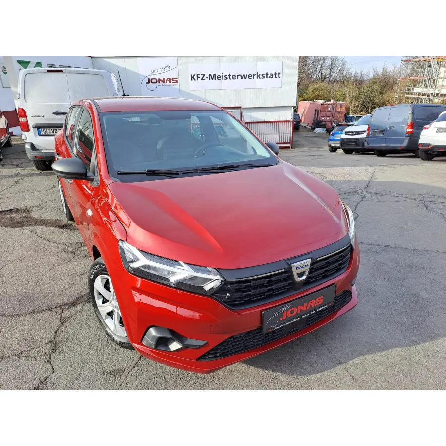 Dacia Sandero, 2023, МКПП, пробег 9700 км