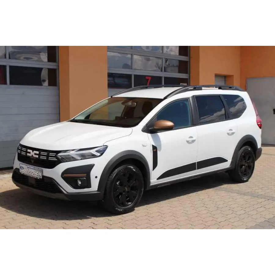 Dacia Jogger, 2023, МКПП, пробег 10450 км