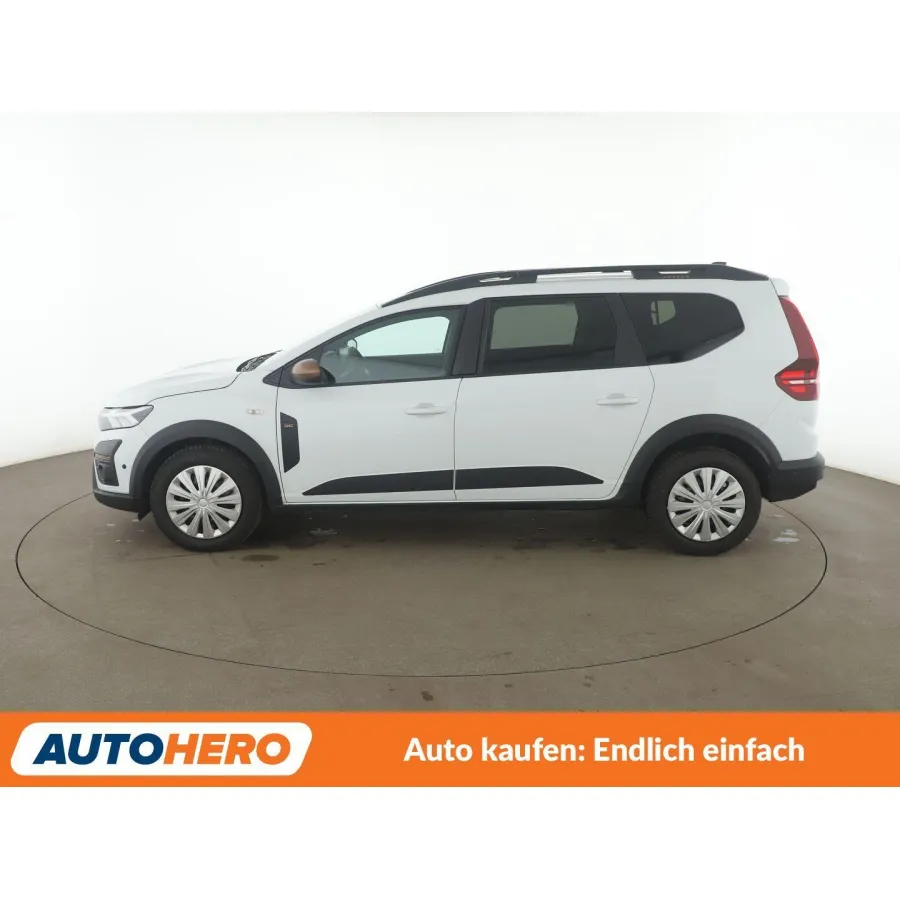 Dacia Jogger, 2023, МКПП, пробег 24726 км
