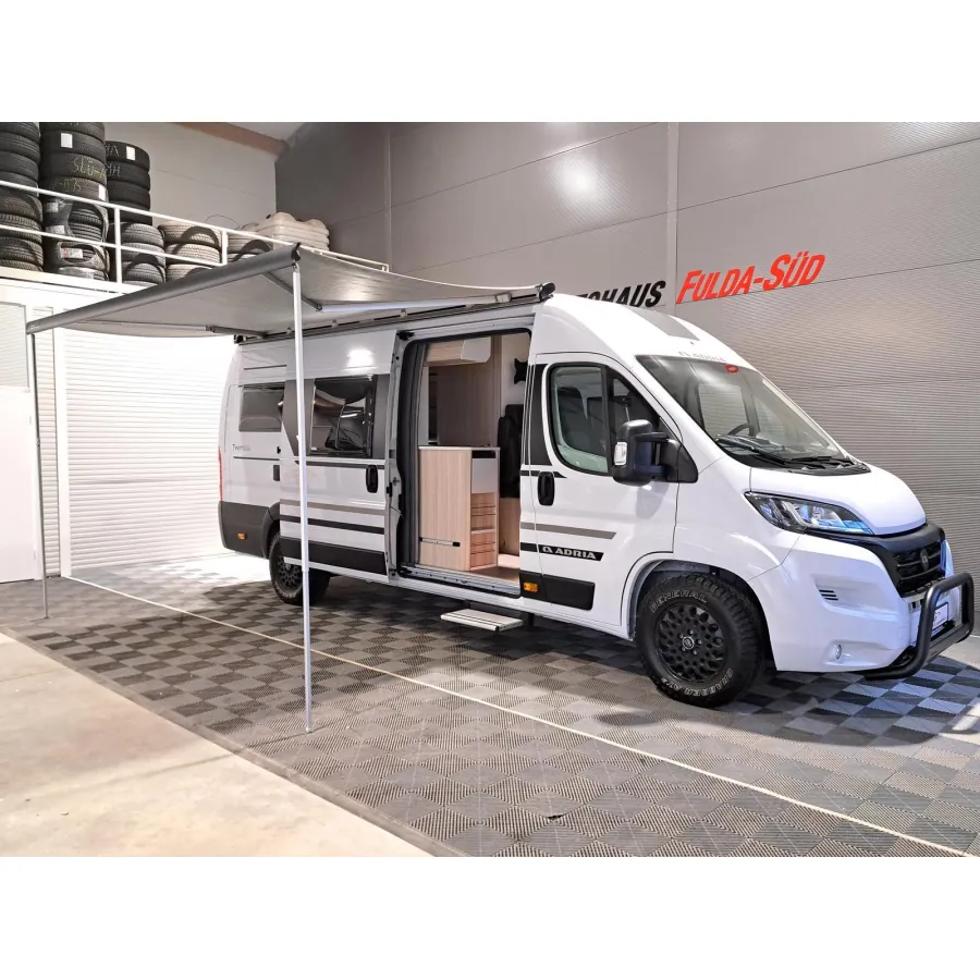 Автодом Adria Twin, 2025, МКПП, пробег 9990 км