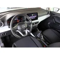 Seat Arona, 2023, МКПП, пробег 14850 км