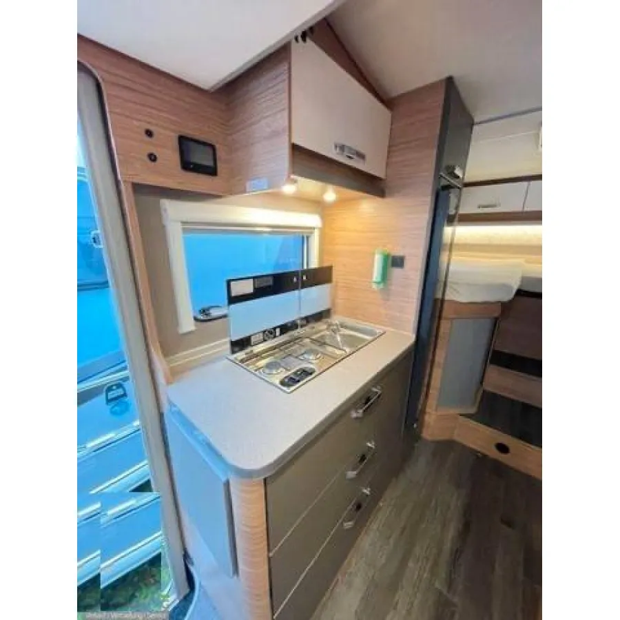 Автодом Weinsberg Carasuite, 2024, МКПП, пробег 23000 км