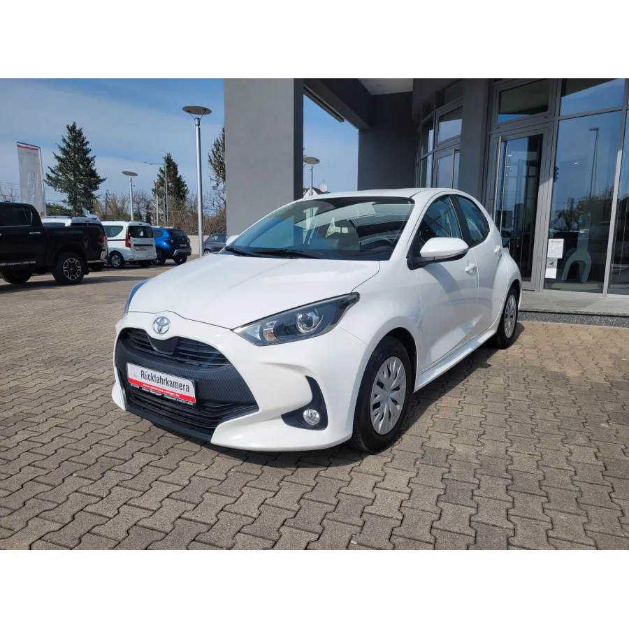 Toyota Yaris, 2022, МКПП, пробег 13750 км