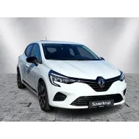 Renault Clio, 2023, МКПП, пробег 16200 км