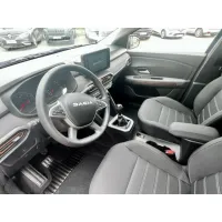 Dacia Sandero, 2023, МКПП, пробег 4000 км