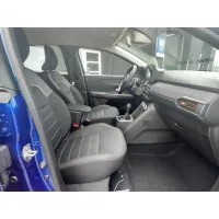 Dacia Sandero, 2023, МКПП, пробег 4000 км