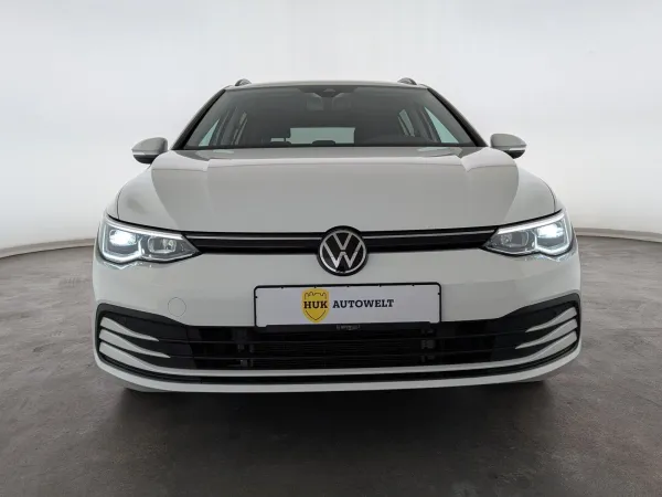 Volkswagen Golf, 2023, МКПП, пробег 34650 км