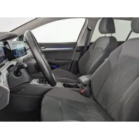 Volkswagen Golf, 2023, МКПП, пробег 34650 км