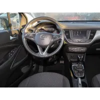 Opel Crossland, 2023, МКПП, пробег 18325 км