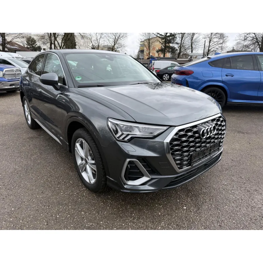 Audi Q3, 2023, АКПП, пробег 28700 км