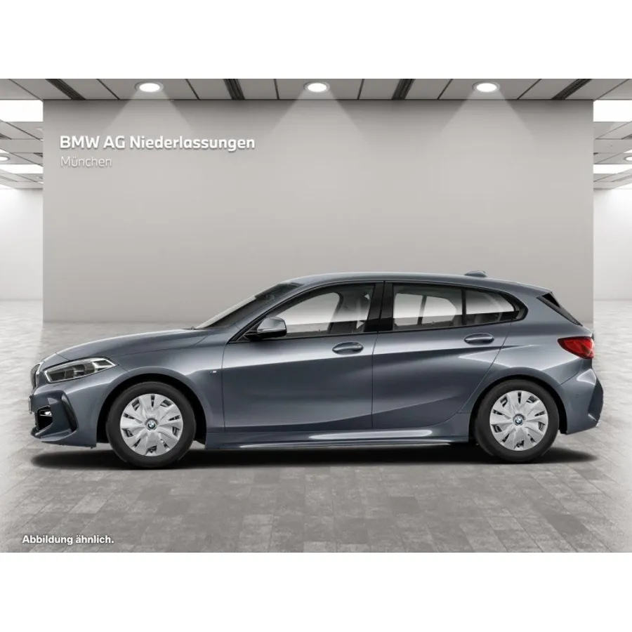 BMW 118, 2023, МКПП, пробег 18900 км