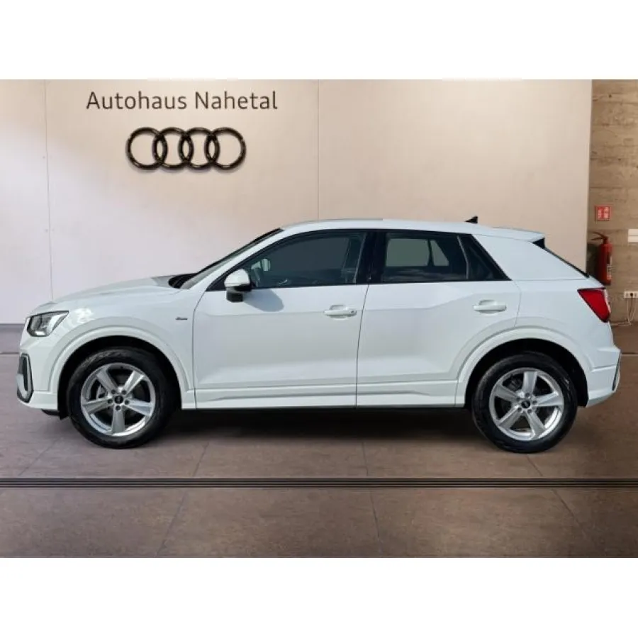 Audi Q2, 2022, МКПП, пробег 8413 км