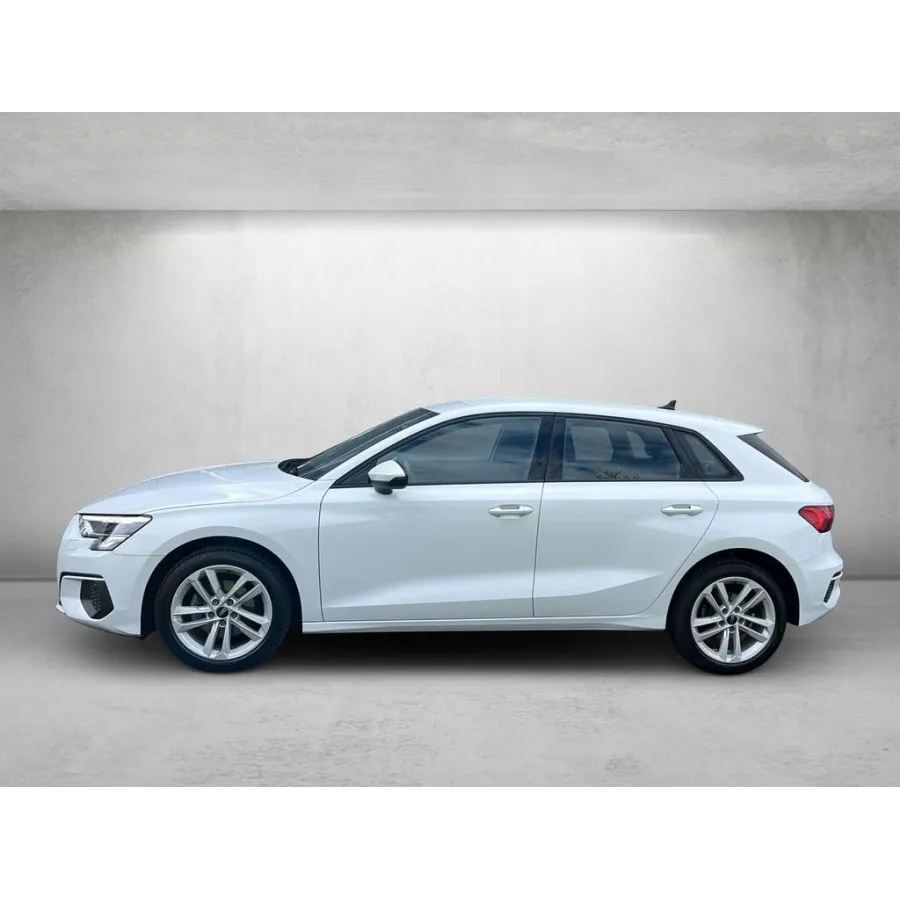 Audi A3, 2022, МКПП, пробег 51812 км