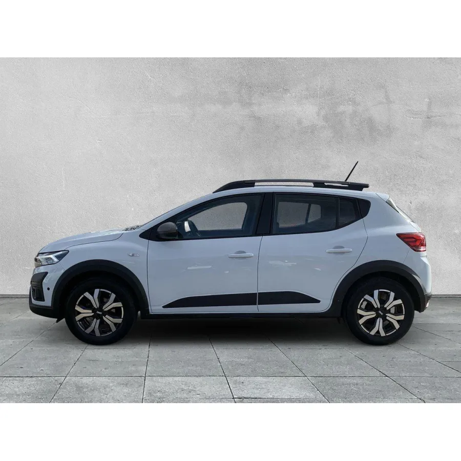 Dacia Sandero, 2023, МКПП, пробег 24195 км