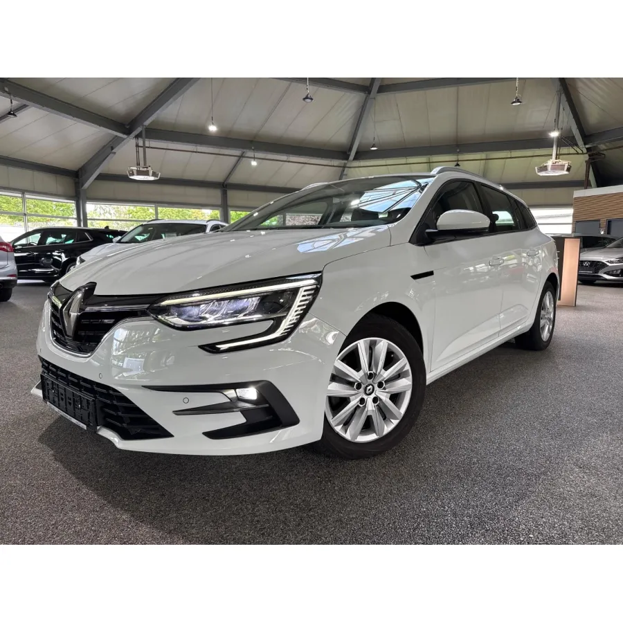 Renault Megane, 2022, МКПП, пробег 48825 км