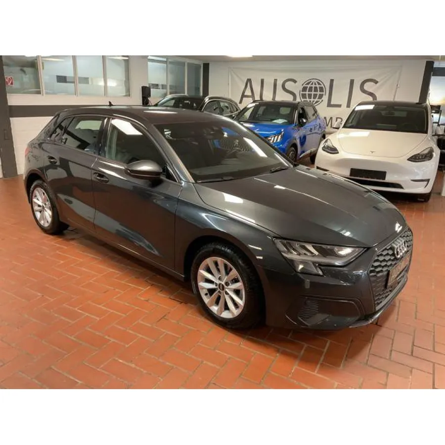 Audi A3, 2023, МКПП, пробег 63000 км