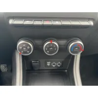 Renault Captur, 2023, МКПП, пробег 25693 км