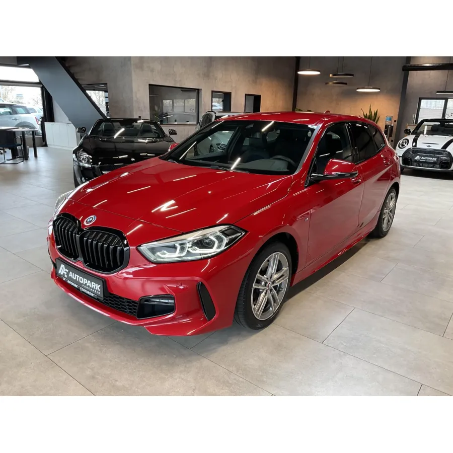 BMW 118, 2023, МКПП, пробег 99800 км