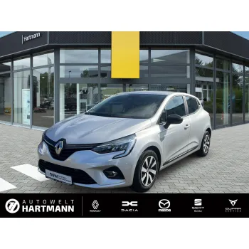 Renault Clio, 2023, МКПП, пробег 27200 км
