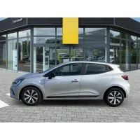 Renault Clio, 2023, МКПП, пробег 27200 км