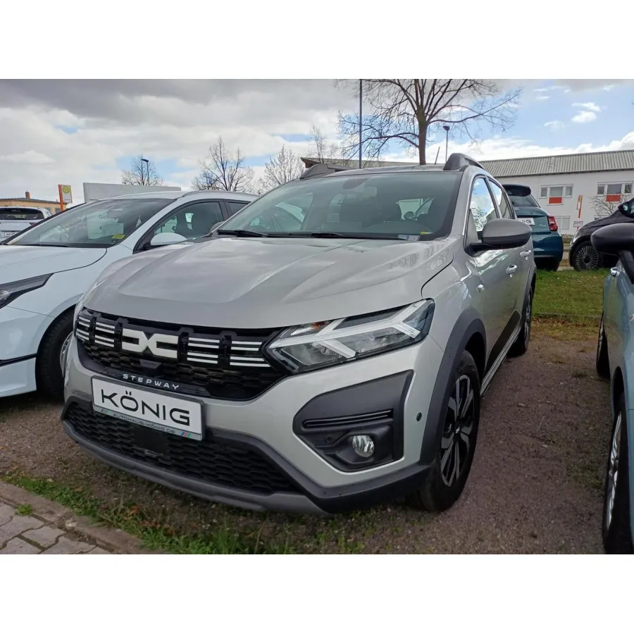 Dacia Sandero, 2023, МКПП, пробег 8450 км