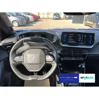 Peugeot 2008, 2022, МКПП, пробег 10860 км
