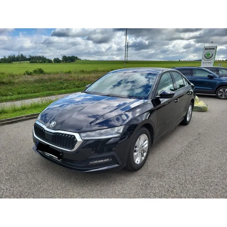Skoda Octavia, 2022, МКПП, пробег 30300 км