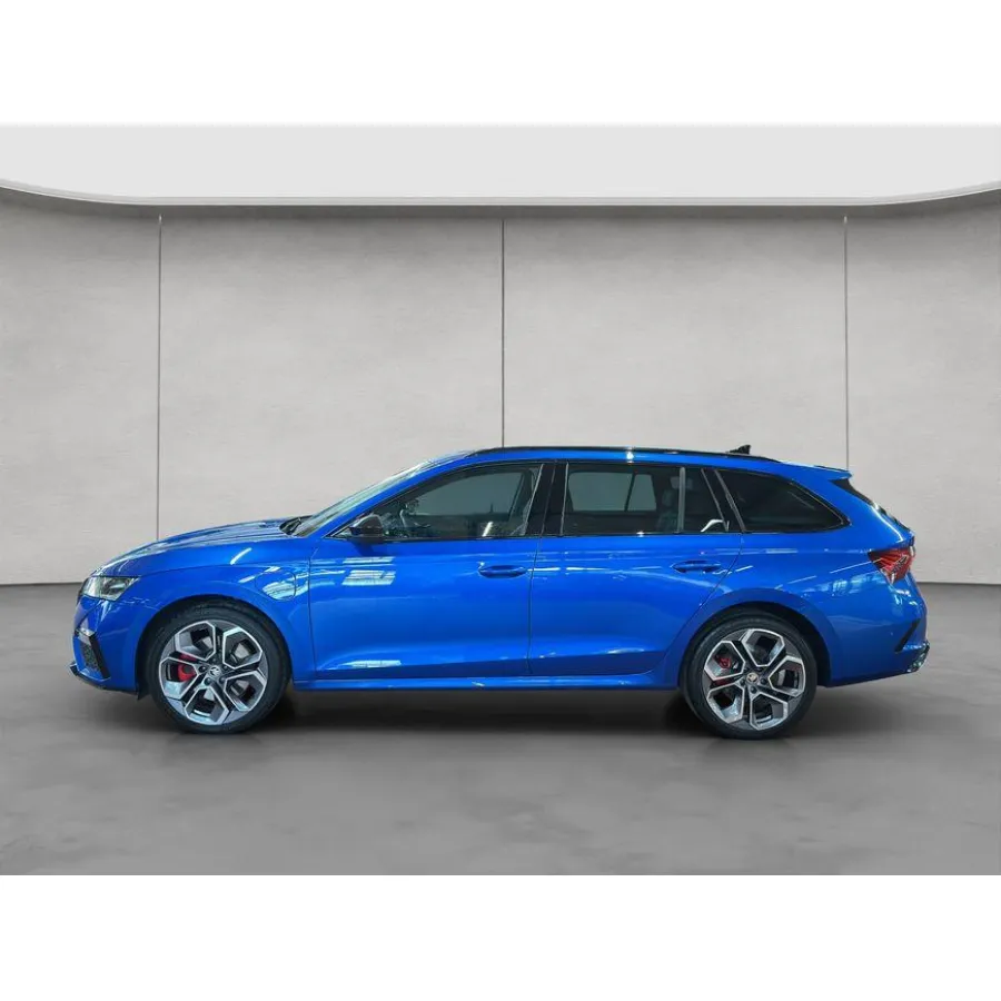 Skoda Octavia, 2023, АКПП, пробег 25986 км