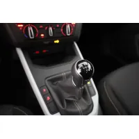 Seat Arona, 2023, МКПП, пробег 24343 км