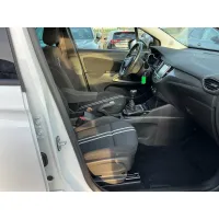 Opel Crossland, 2023, МКПП, пробег 15740 км