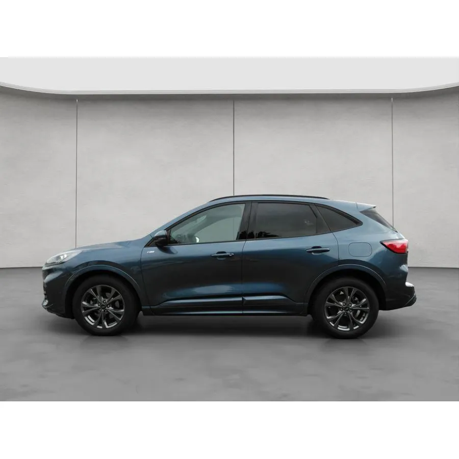 Ford Kuga, 2023, МКПП, пробег 18913 км