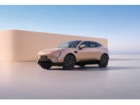 Avatr 12 успешно освоил управляемый занос на огромном полигоне