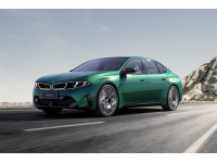 BMW представила удлиненные версии седана i3 и кроссовера iX3