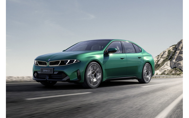 BMW представила удлиненные версии седана i3 и кроссовера iX3