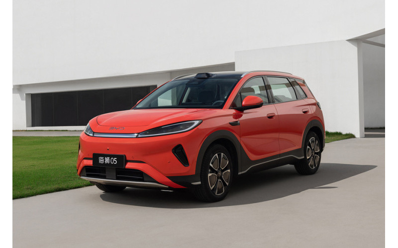 BYD выпустила обновленный кроссовер Sealion 05