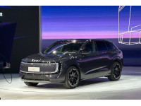 Электрический Audi E7X без знаков идеально вписался на автосалоне в Пекине