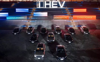 Geely представила свой новый гибридный SUV KX21