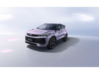 Geely привезла в Россию обновленный кроссовер Coolray