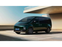 Hyundai выпустила роскошный минивэн STARIA Limousine - узнайте подробности!