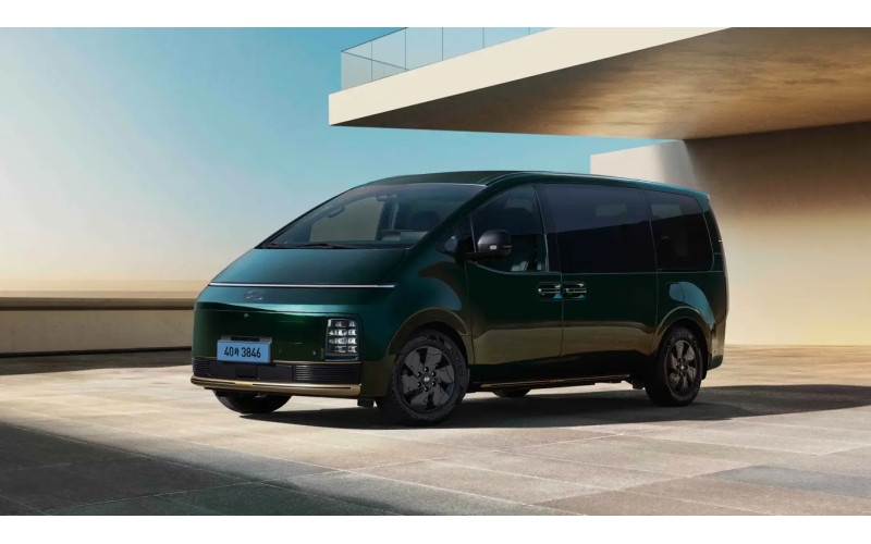 Hyundai выпустила роскошный минивэн STARIA Limousine - узнайте подробности!