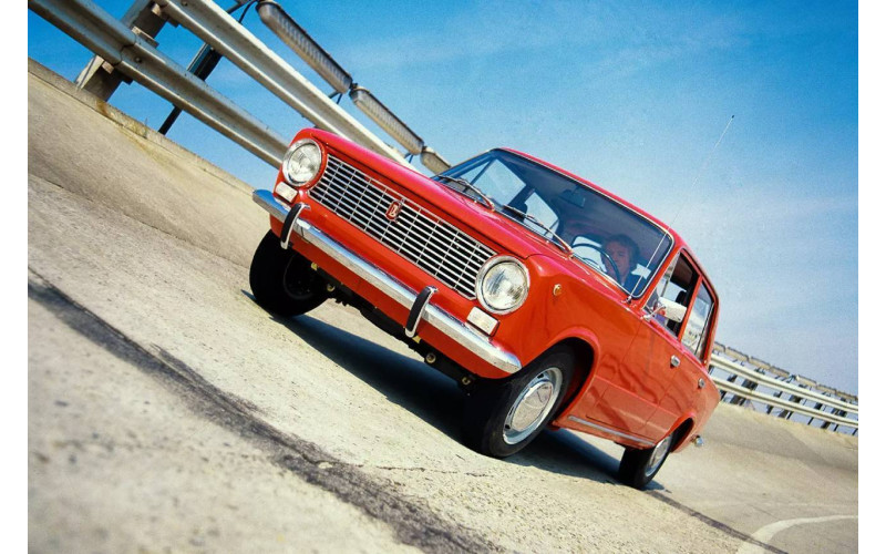 Иностранные источники вдохнули жизнь в легендарные автомобили России