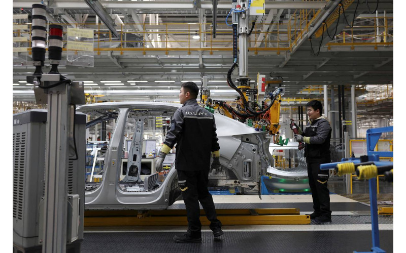 Концерн, покинувший Россию, сократил производство автомобилей