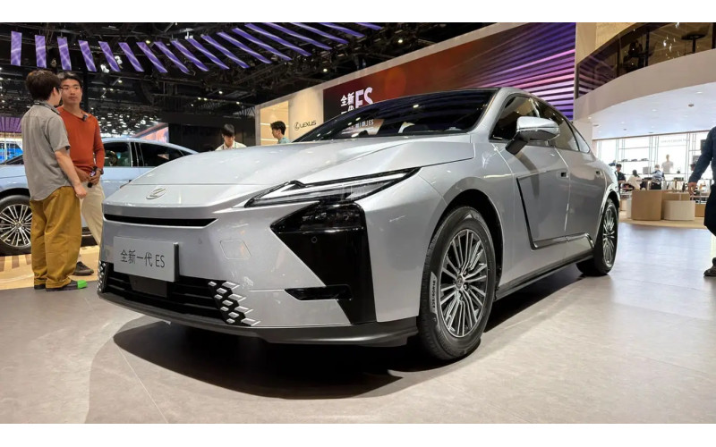 Lexus выпустил обновленный ES 2026: новинки модельного года