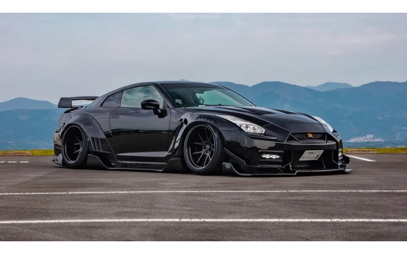 Liberty Walk раскрыл Nissan GT-R Final Edition: первый экземпляр уже ушел в счастливые руки